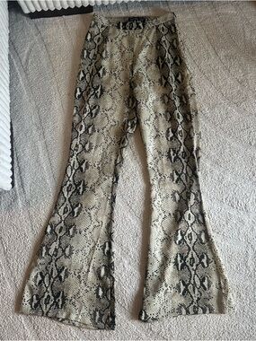 Boohoo Women’s Snake Print Flared Pants